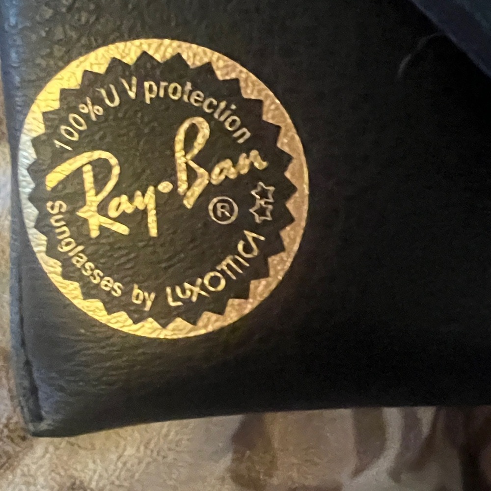 Ray-Ban Aviator Sunglasses -PinkRay-Ban aviators with vibrant pink NWT POLARIZED - Picture 7 of 8